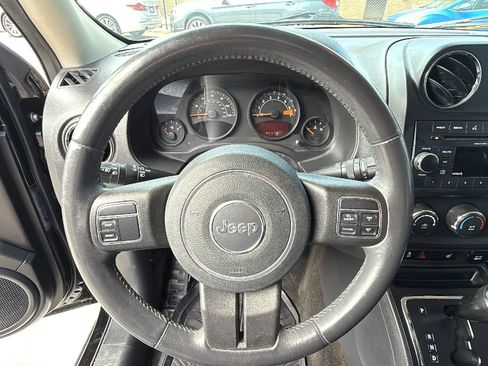 Used 2015 Jeep Patriot High Altitude AWD/4WD image 30