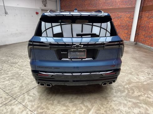 Used 2026 Chevrolet Traverse RS w/ LPO, Floor Liner Package AWD/4WD image 5