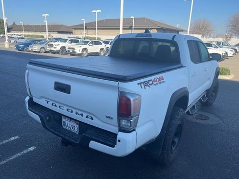 Used 2022 Toyota Tacoma TRD Off-Road image 6