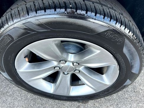 Used 2020 Dodge Challenger SXT image 5