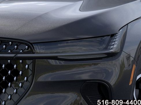 Used 2025 Lincoln Nautilus Reserve AWD/4WD image 19