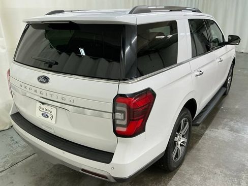 Used 2024 Ford Expedition Limited AWD/4WD image 3