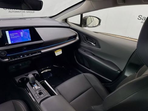 Used 2025 Toyota Prius XLE image 23