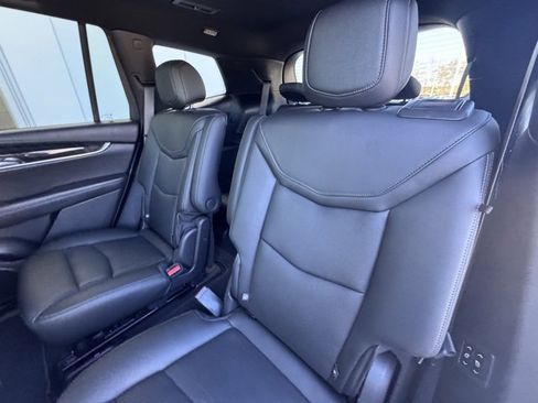 Used 2023 Cadillac XT6 Premium Luxury w/ Technology Package image 16