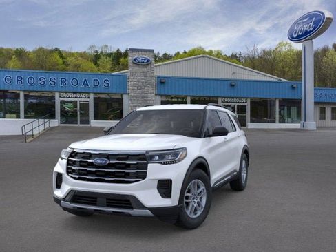 New 2025 Ford Explorer Active image 2