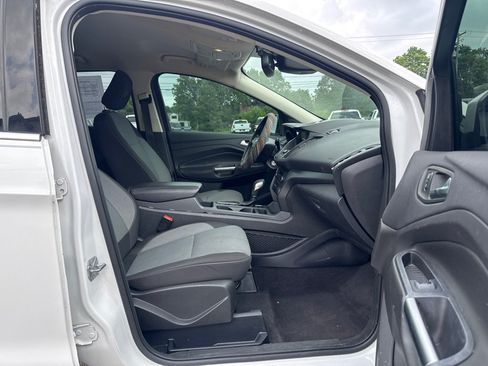 Used 2018 Ford Escape SE w/ Ford Safe & Smart Package AWD/4WD image 12