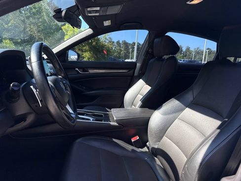 Used 2018 Honda Accord Sport image 12