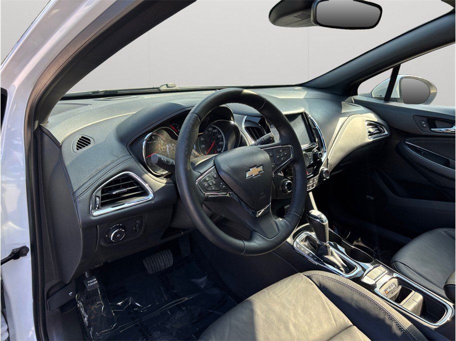 Used 2017 Chevrolet Cruze Premier FWD image 6