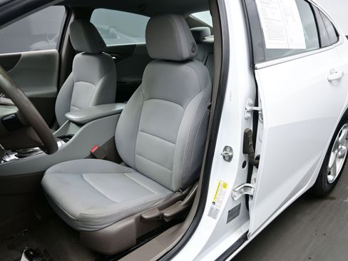 Used 2016 Chevrolet Malibu LS FWD image 10