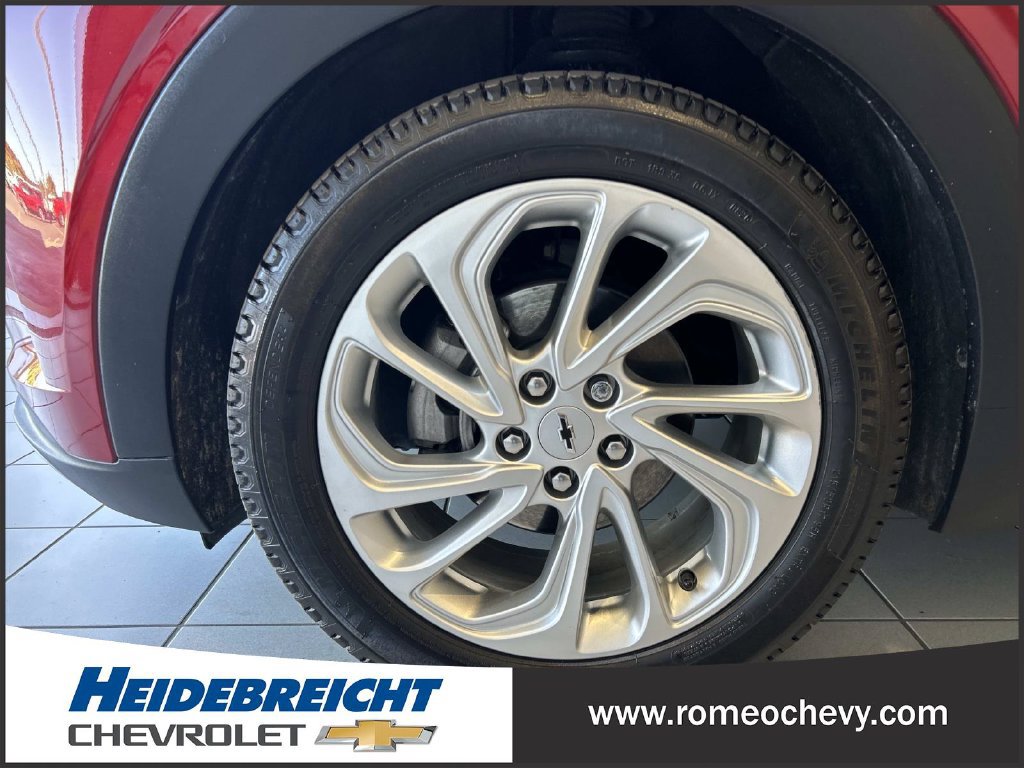 Used 2023 Chevrolet Bolt EUV LT w/ Comfort Package FWD image 7