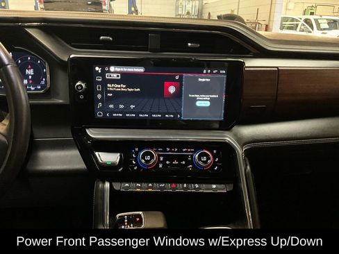 Used 2024 GMC Sierra 1500 Denali Ultimate image 9