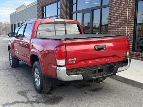 Used 2017 Toyota Tacoma SR5 w/ Tow Package image 4