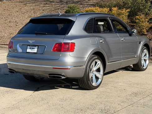 Used 2018 Bentley Bentayga image 7