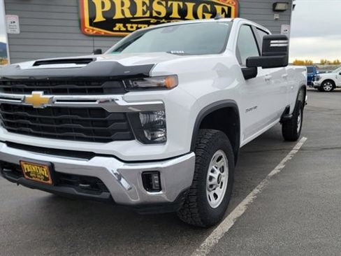 Used 2024 Chevrolet Silverado 3500 LT image 2