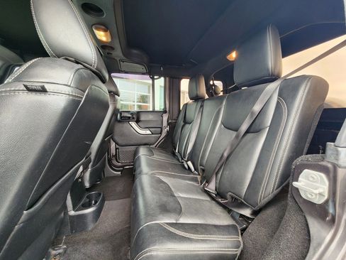 Used 2016 Jeep Wrangler Unlimited Sahara w/ Dual Top Group image 30