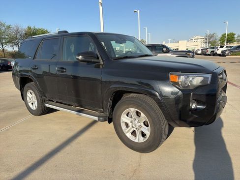 Used 2023 Toyota 4Runner SR5 Premium w/ Moonroof Package image 4