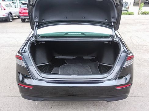 Used 2025 Honda Accord SE image 37