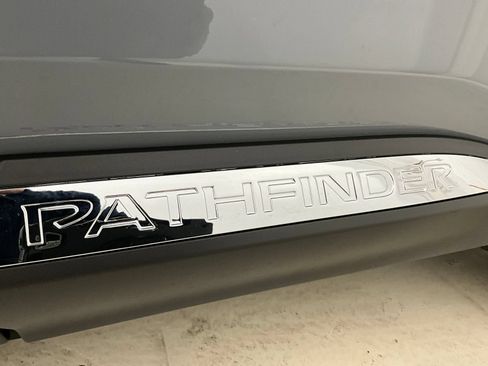 Used 2025 Nissan Pathfinder Platinum w/ Cargo Package AWD/4WD image 30