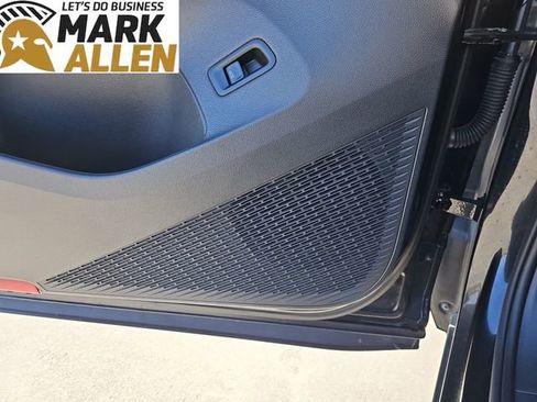 Used 2025 Volkswagen Atlas SE image 23