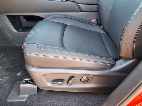 New 2026 Nissan Pathfinder SL image 44