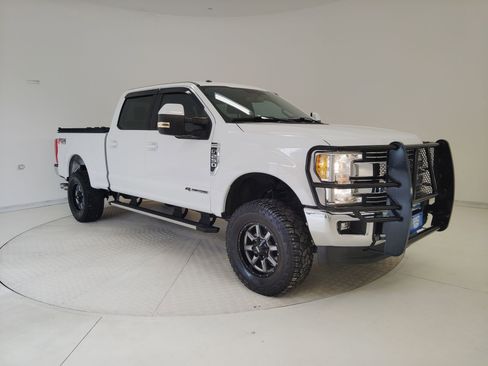 Used 2017 Ford F250 Lariat w/ Lariat Value Package image 7