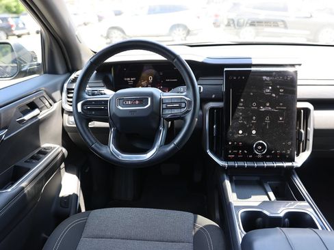 Used 2025 GMC Acadia Elevation AWD/4WD image 16