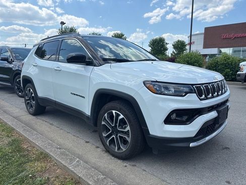 Used 2024 Jeep Compass Limited AWD/4WD image 2