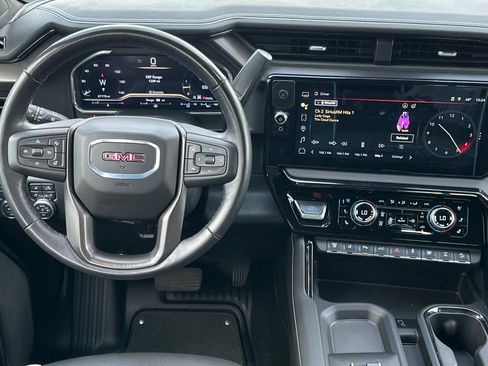 Used 2024 GMC Sierra 2500 AT4X image 14