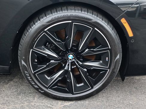Used 2023 BMW 740i w/ Executive Package RWD image 8