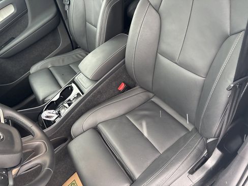 Certified 2025 Volvo XC40 B5 Plus image 20