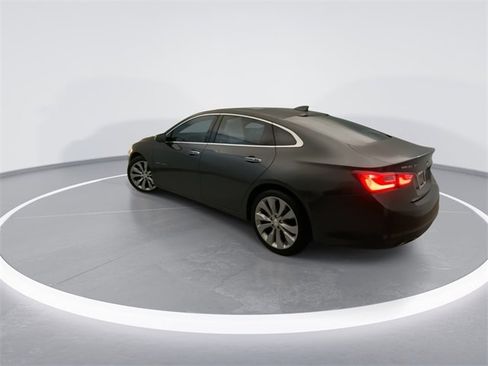 Used 2017 Chevrolet Malibu Premier w/ Premier Sun and Wheel Package image 2