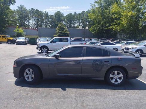 Used 2014 Dodge Charger SE image 5