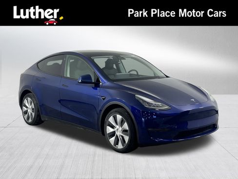 Used 2021 Tesla Model Y Long Range image 1