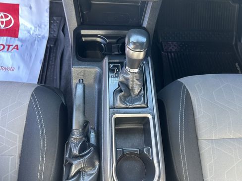 Used 2021 Toyota Tacoma TRD Off-Road image 18