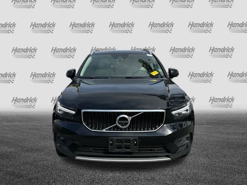 Used 2020 Volvo XC40 T5 Momentum w/ Protection Package Premier image 6