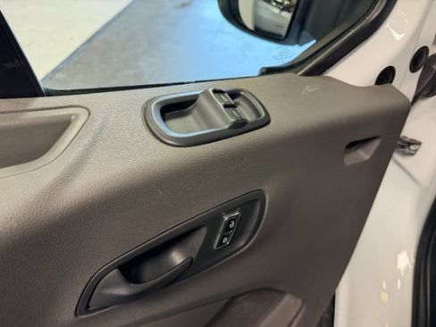 Used 2022 Ford Transit 350 DRW RWD image 11