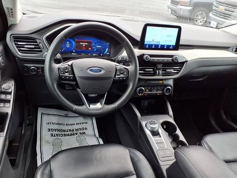 Used 2022 Ford Escape SEL w/ Technology Package image 6