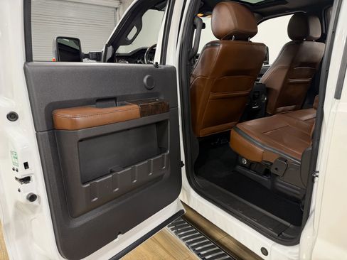 Used 2013 Ford F250 Platinum w/ FX4 Off Road Pkg AWD/4WD image 16