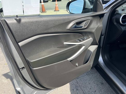 Used 2024 Chevrolet Trax LS w/ LS Convenience Package image 6