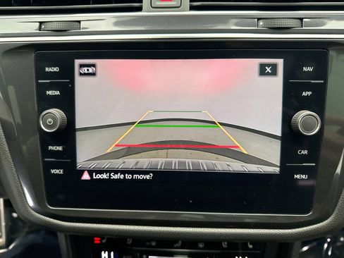 Used 2022 Volkswagen Tiguan SEL R-Line image 16