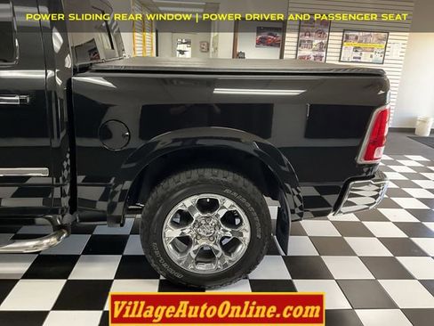 Used 2015 RAM 1500 Laramie w/ Convenience Group AWD/4WD image 9