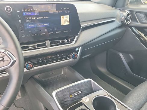 Used 2026 Chevrolet Equinox LT w/ Convenience Package II FWD image 20
