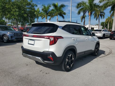 Used 2024 Kia Seltos EX image 5
