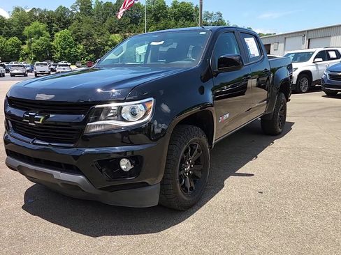 Used 2019 Chevrolet Colorado Z71 w/ Z71 Midnight Edition AWD/4WD image 2