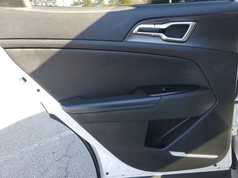 Used 2023 Kia Sportage EX image 13