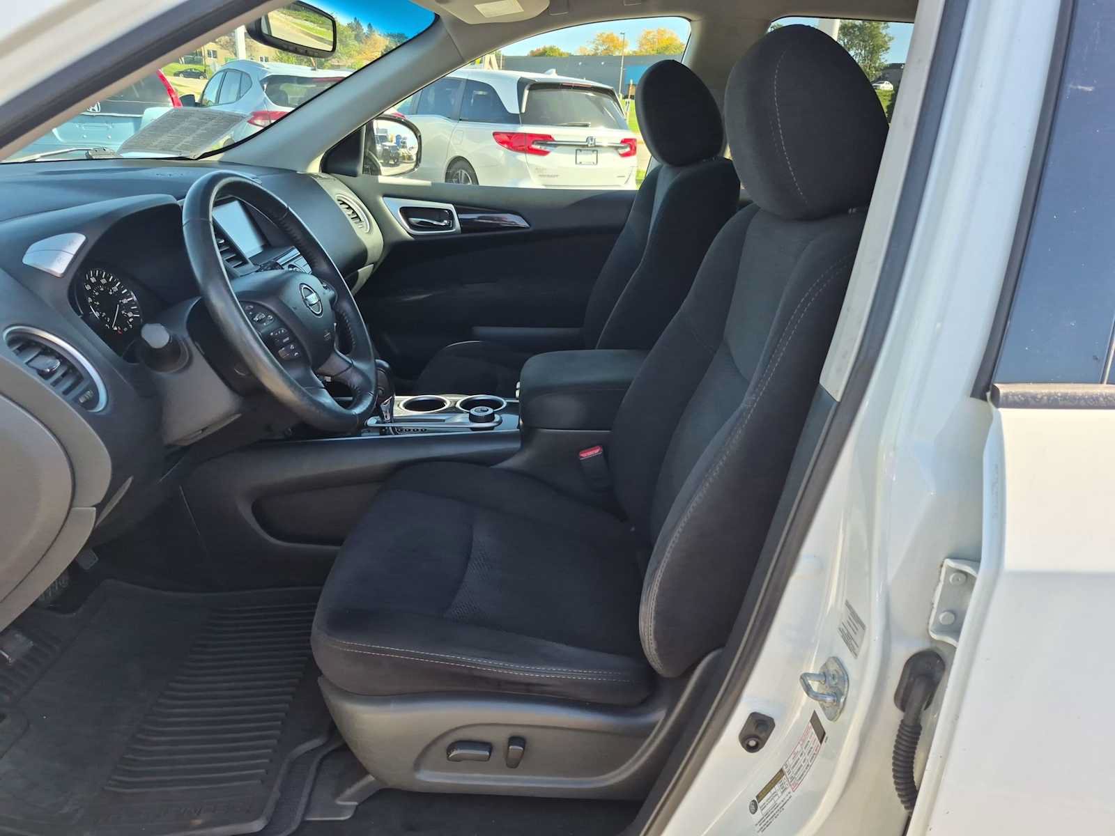 Used 2016 Nissan Pathfinder SV AWD/4WD image 15