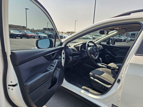 Used 2020 Subaru Crosstrek 2.0i Premium w/ Moonroof Package 2 AWD/4WD image 18