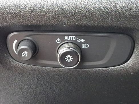 Used 2023 Chevrolet Traverse LS AWD/4WD image 9