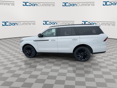 New 2026 Lincoln Navigator Reserve w/ Jet Appearance Package AWD/4WD image 5