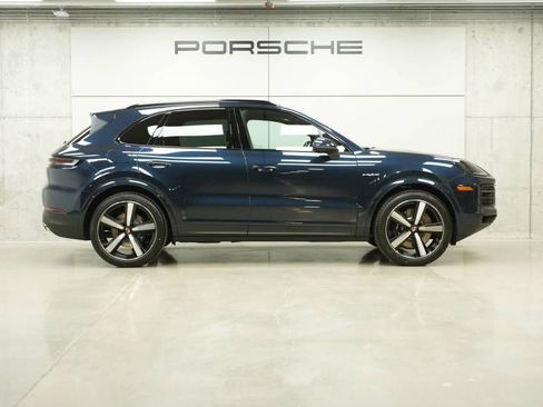 New 2026 Porsche Cayenne E-Hybrid AWD/4WD image 8